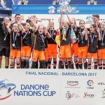 Las chicas del Valencia, triunfadoras. Por primera vez se incluyó el torneo femenino, y el Valencia venció al Espanyol por 3-2