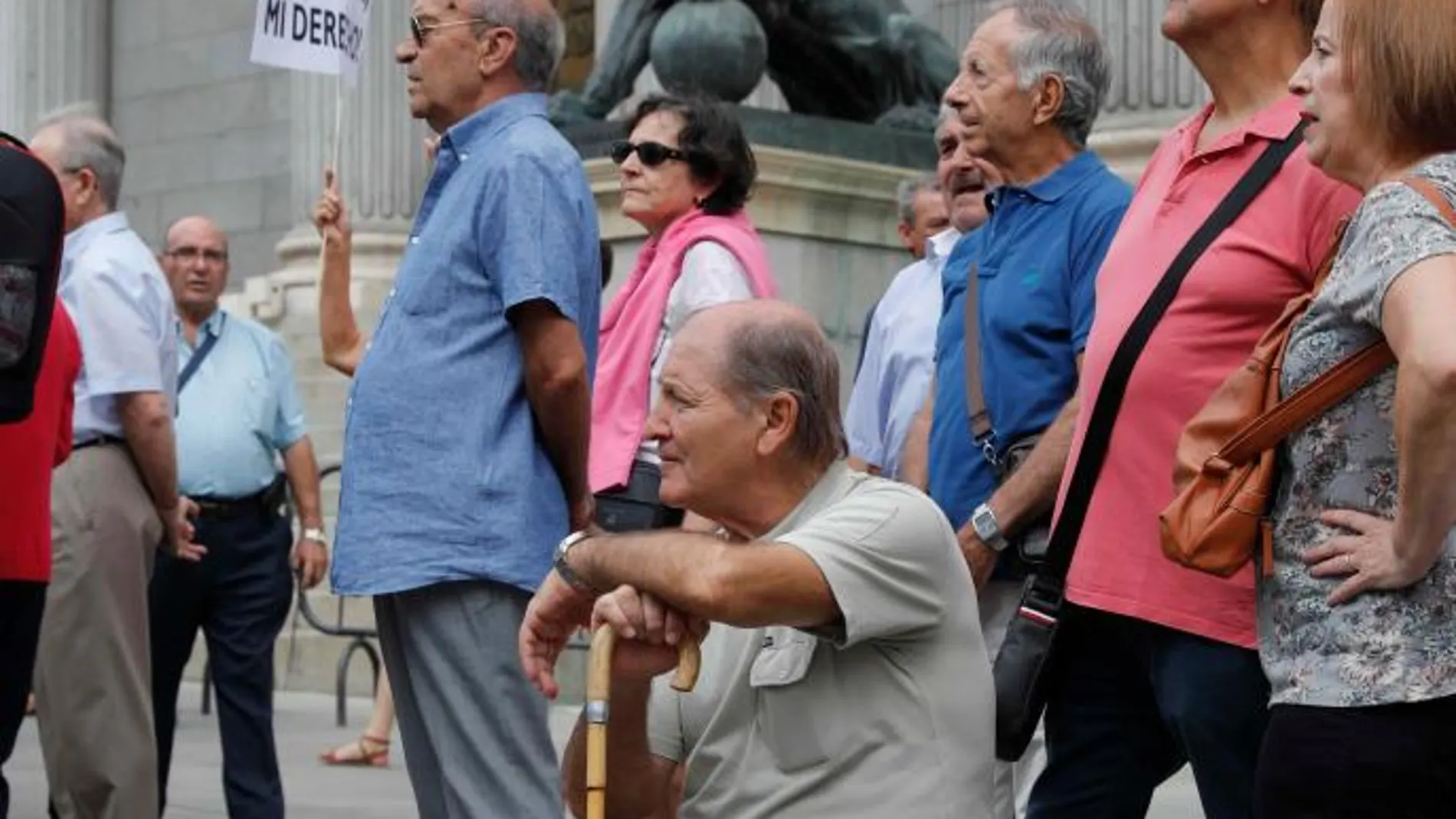 Protesta de jubilados en las inmediaciones del Congreso de los Diputados / Foto: Jesús G. Feria