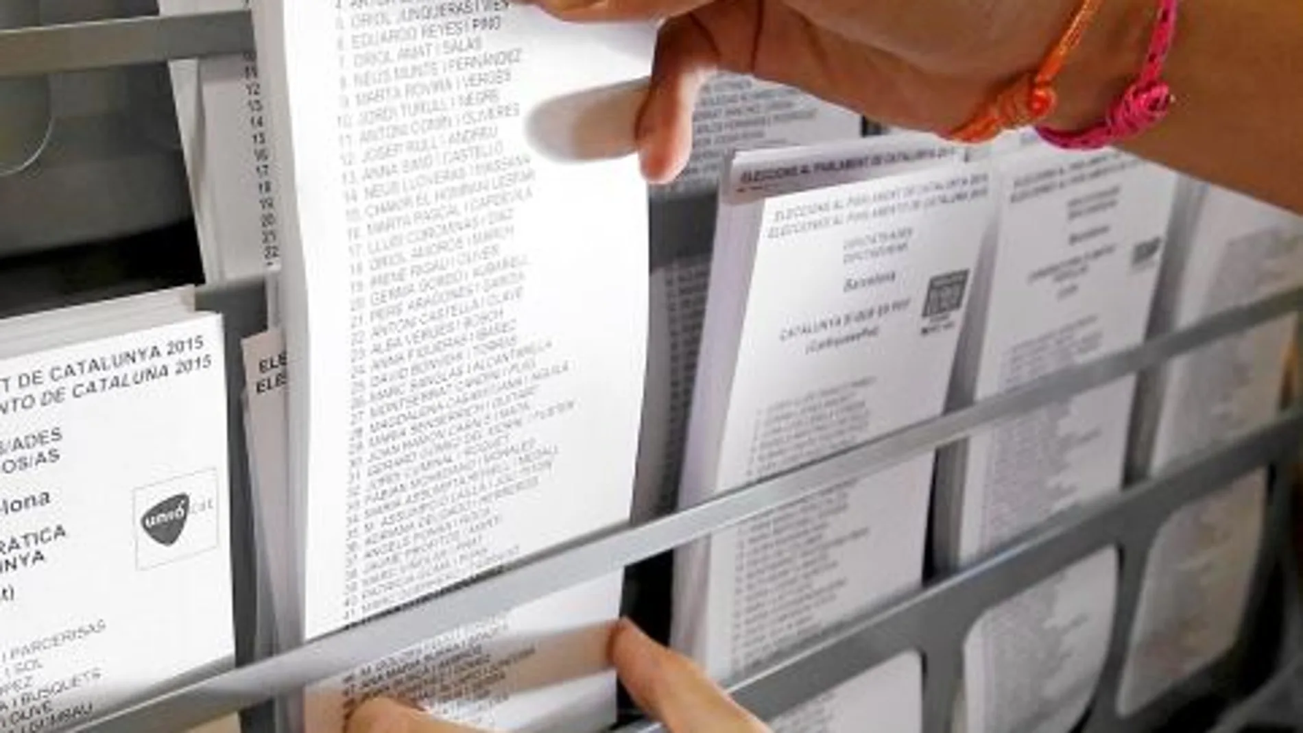Los catalanes deciden el futuro de Cataluña en las urnas