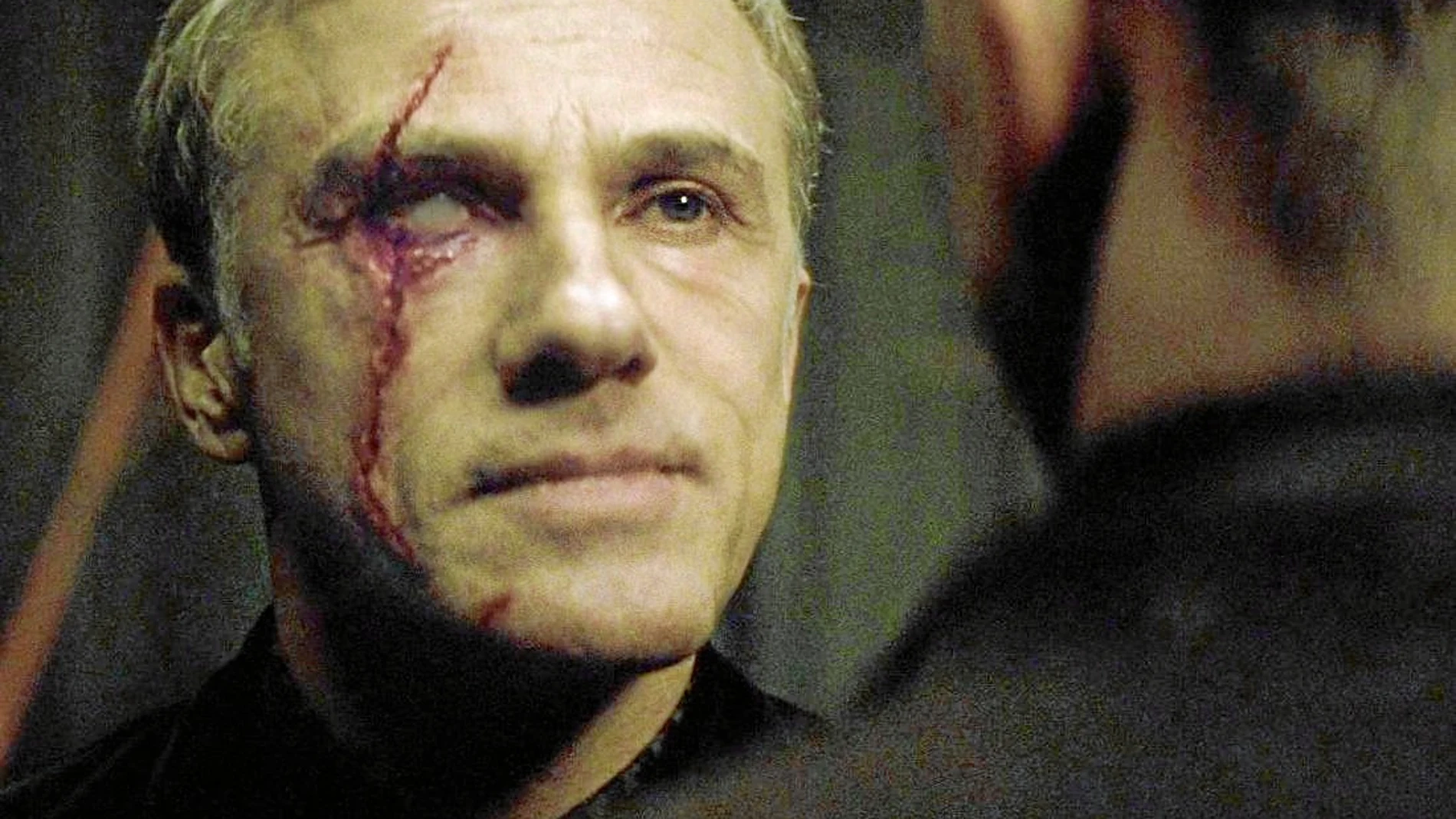 Blofeld (en la imagen, Christoph Waltz dándole vida en «Spectre») es el villano clásico, con cicatriz, de la saga 007