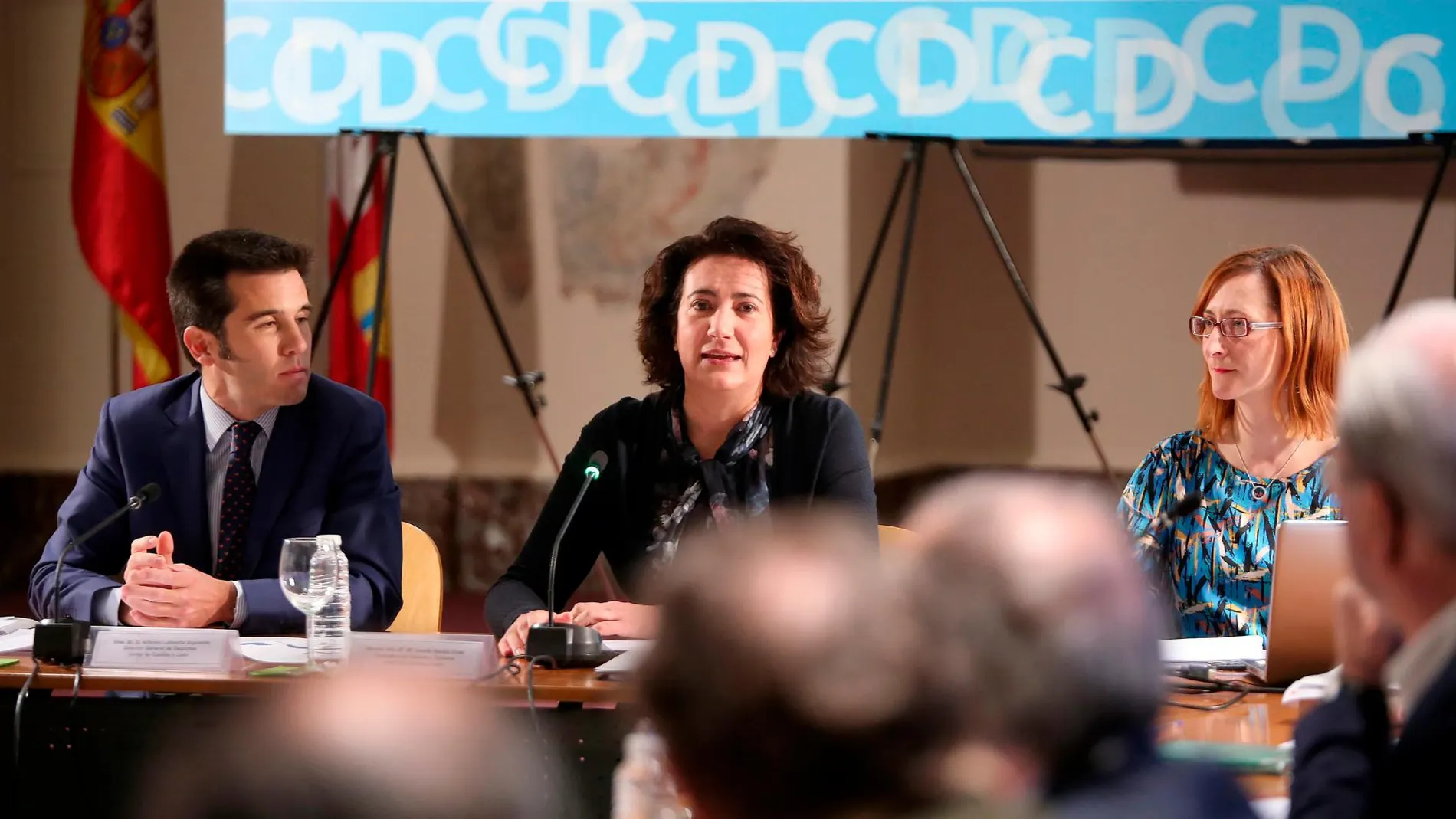 La consejera María Josefa García Cirac preside el Consejo del Deporte junto a Alfonso Lahuerta