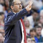 El entrenador del Valencia Basket Pedro Martínez durante la final de la Liga Endesa