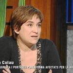 La entonces activista Ada Colau presentada como «jurista» en el programa «Singulars» de la televisión pública catalana en 2011