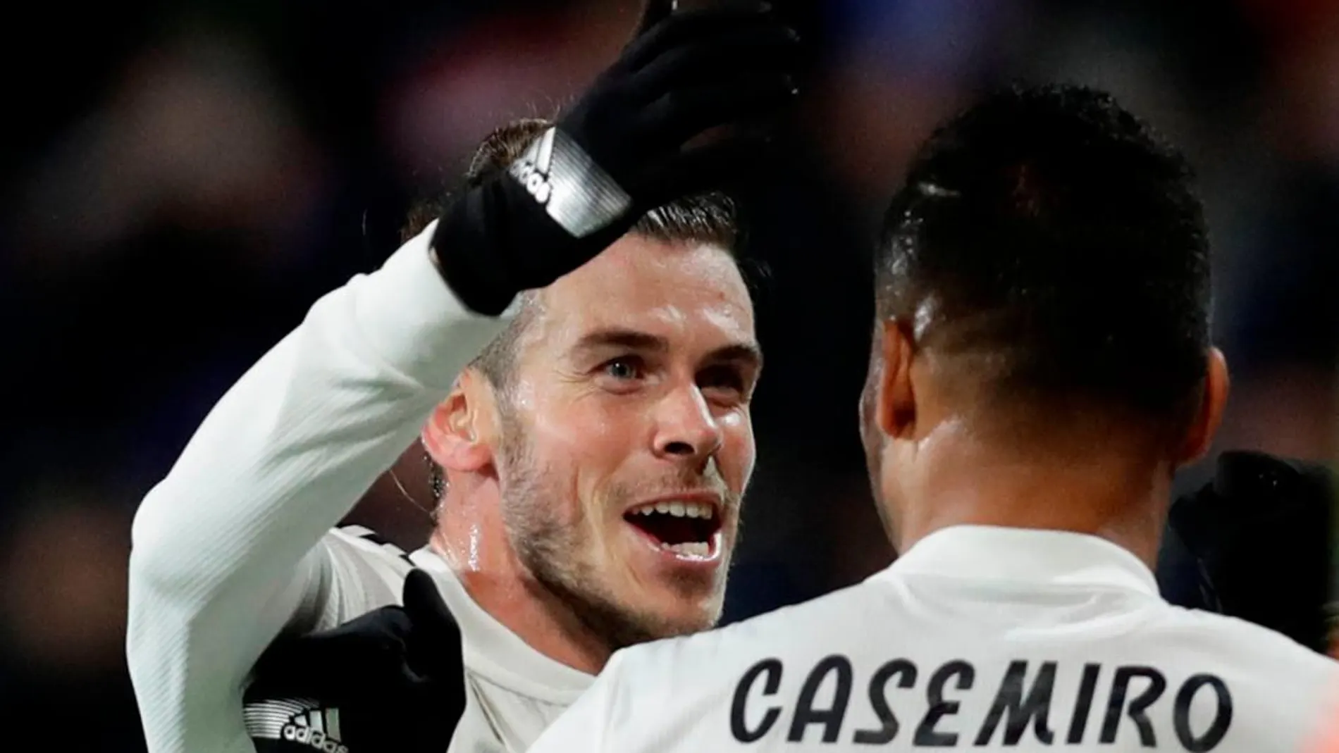 Casemiro celebra con Gareth Bale el segundo gol del Real Madrid. REUTERS/David W Cerny