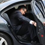 El ex presidente del Congreso y ex lendakari Patxi López en su coche oficial