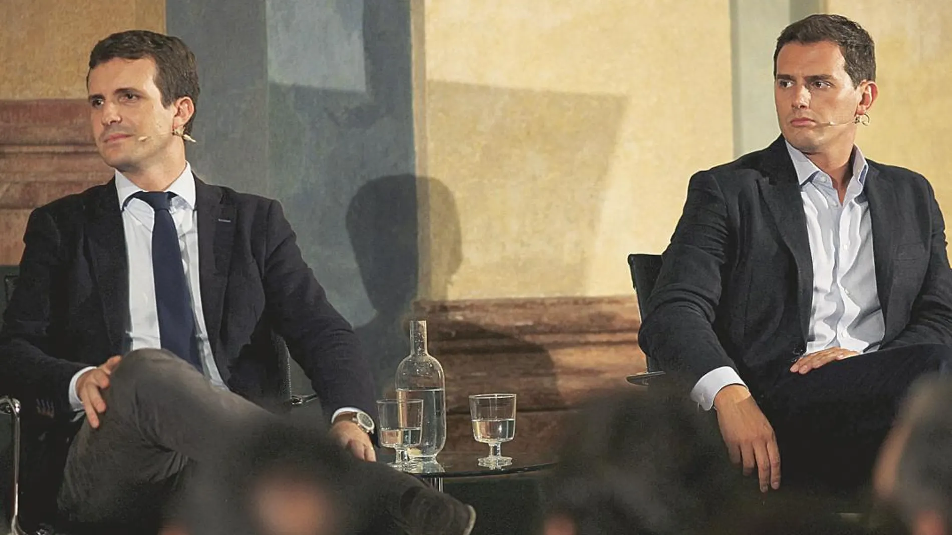 Los presidentes del PP, Pablo Casado, y Ciudadanos, Albert Rivera, asistieron ayer a un acto en Cádiz con motivo del 40 aniversario de la Constitución
