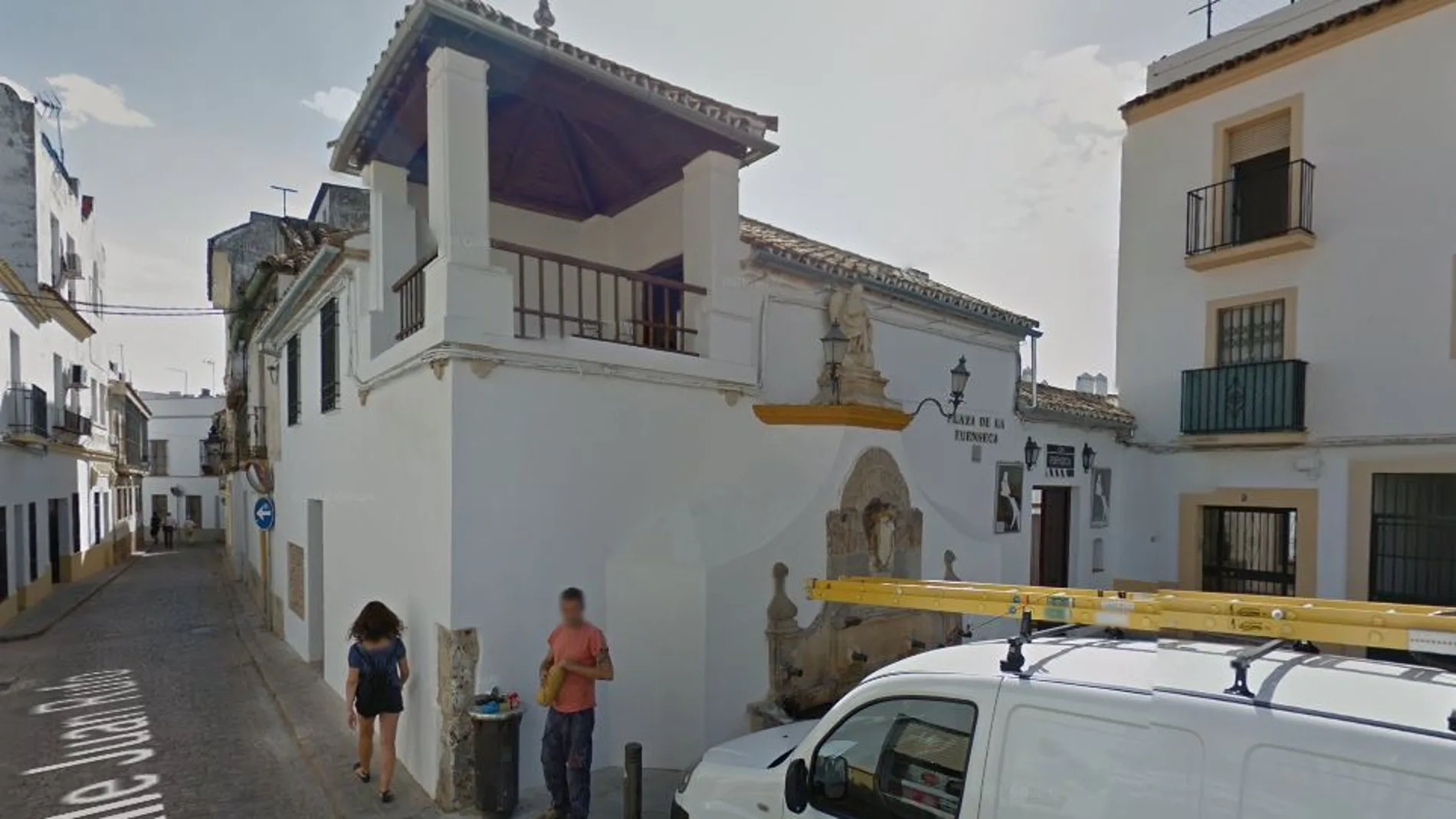 El hallazgo del cadáver se produjo ayer en una vivienda situada en la Plaza de la Fuenseca