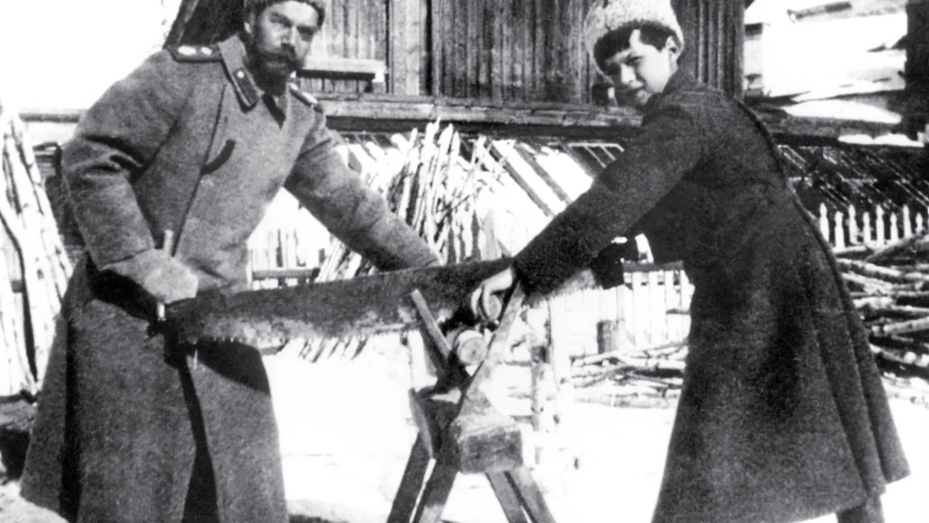 Nicolás II (izquierda) y Alekséi, el último zar y el heredero de todo el imperio. Un sueño que se truncaría el 17 de julio de 1918 con el fin de la dinastía