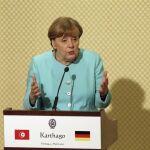 La canciller alemana, Angela Merkel, durante su visita a Túnez.