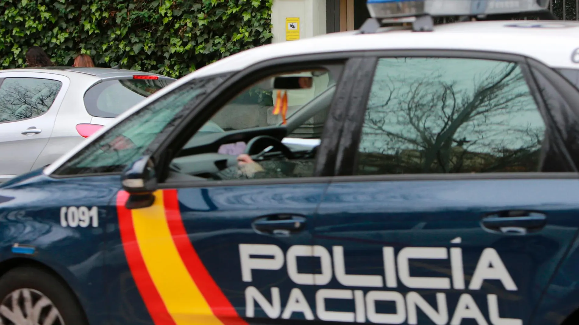 La joven tenía la nariz inflamada y un hematoma en el ojo