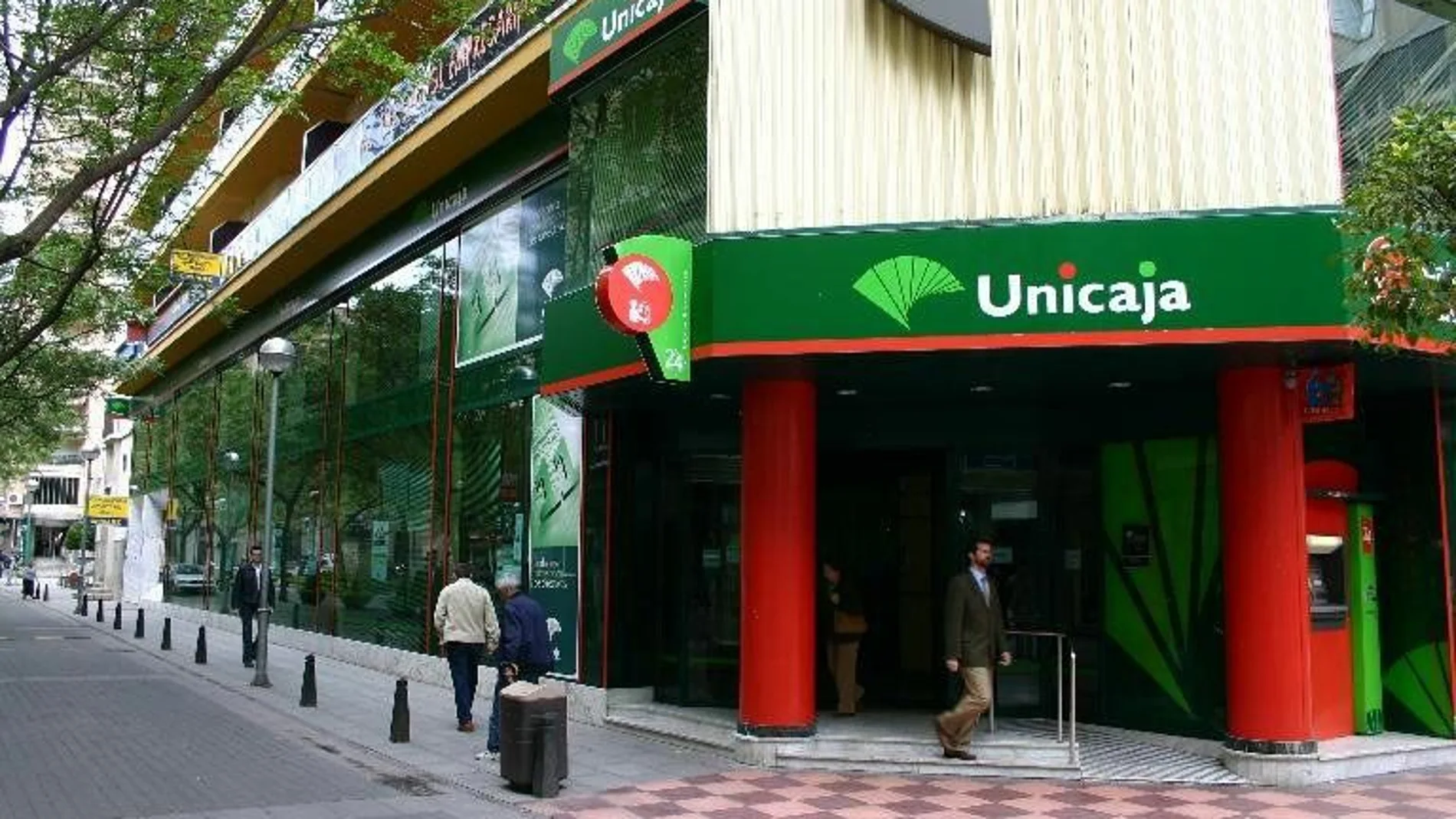 Unicaja tiene 1.259 sucursales