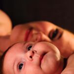Un bebé no está preparado para salir al mundo en el momento del nacimiento,