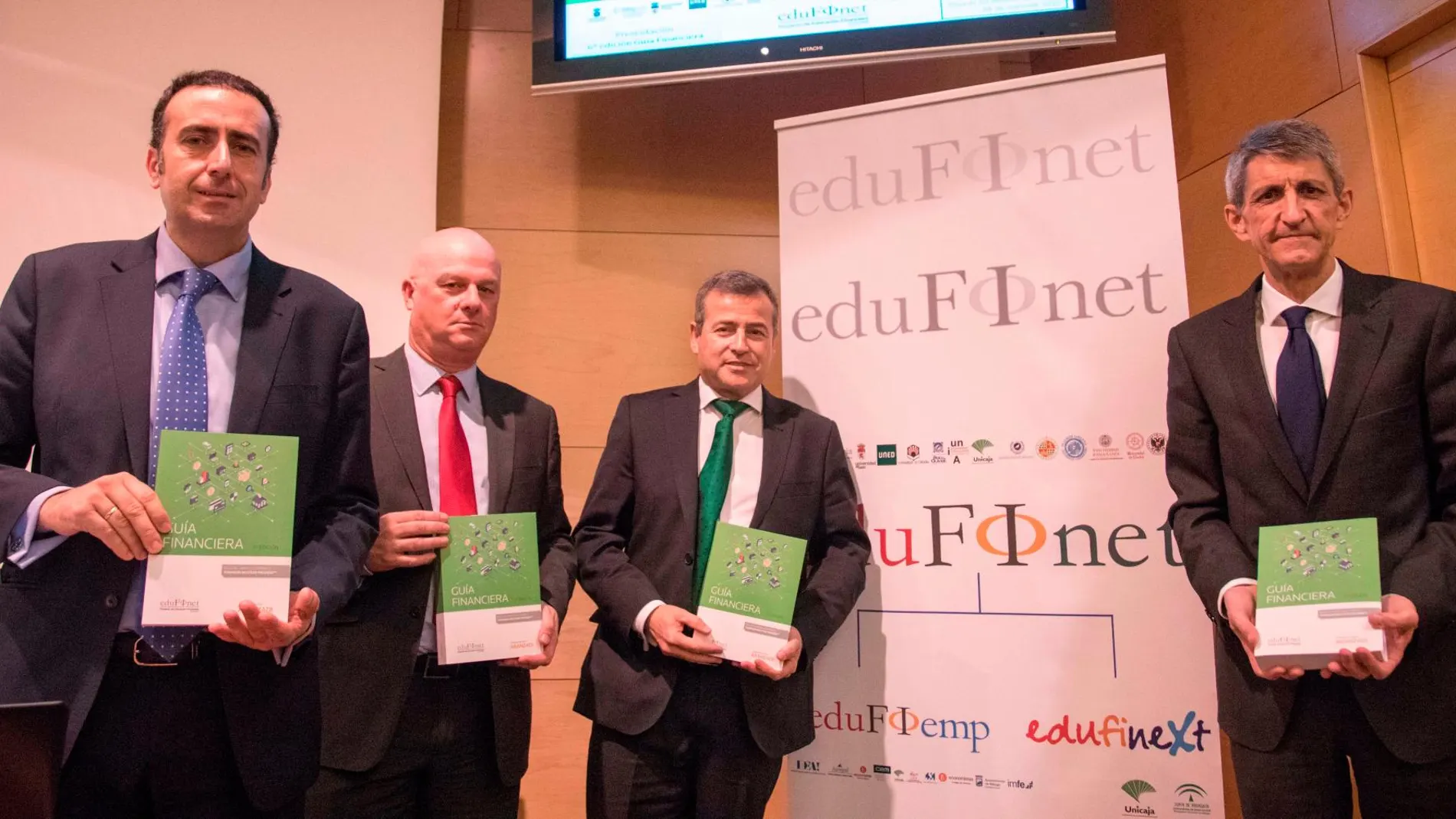 Lopez, Cañadas, De la Vega y José Manuel Dominguez presentan la Guía Financiera