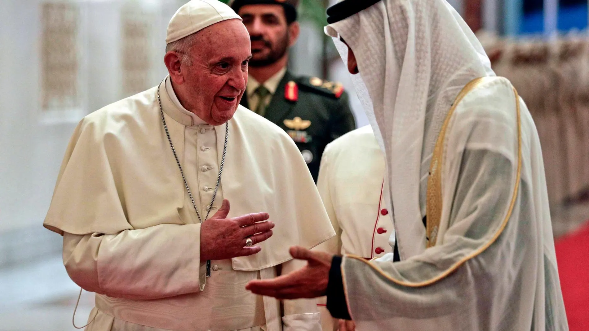 El Papa ha sido recibido por el príncipe Sheikh Mohammed bin Zayed Al Nahyan