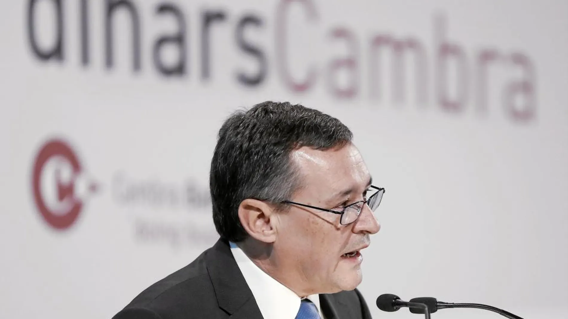 Ángel Simón, ayer, durante su conferencia.