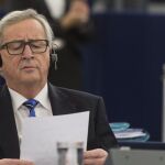 El presidente de la Comisión Europea, Jean-Claude Juncker, hoy la sesión plenaria del Parlamento Europeo en Estrasburgo.