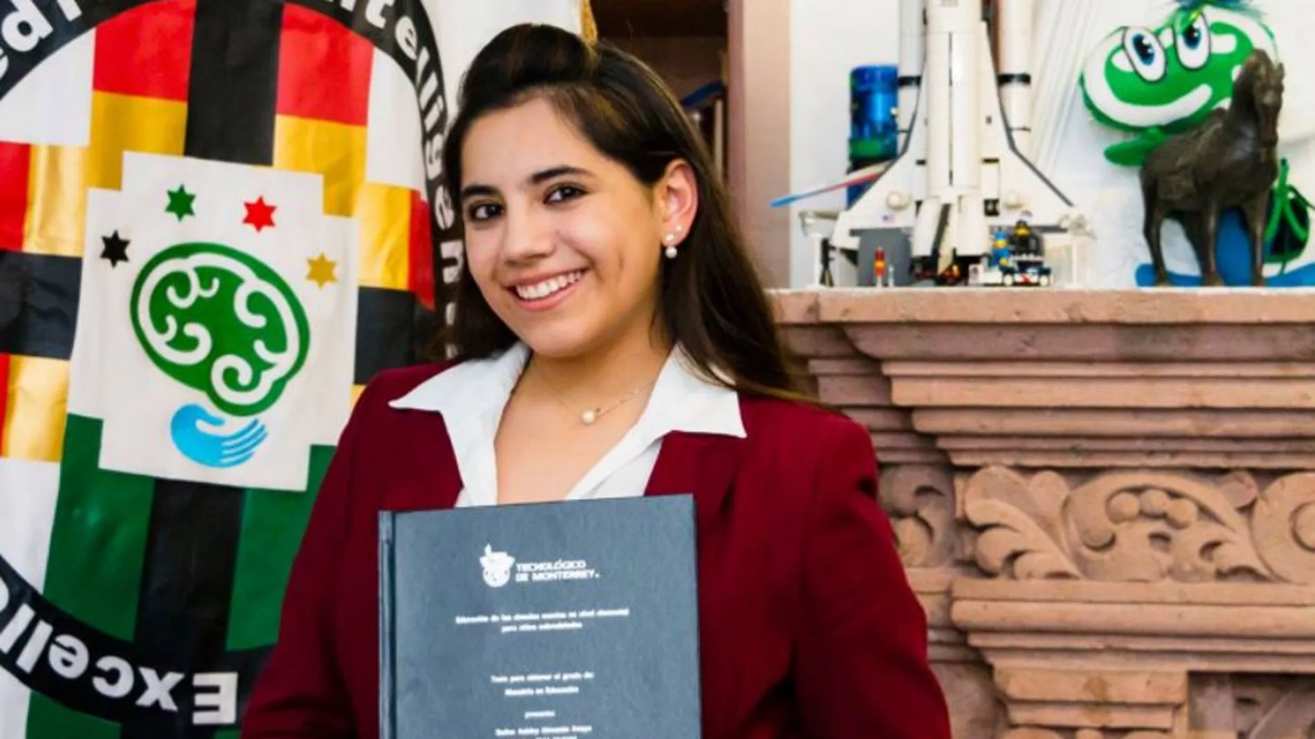 Dafne Almazán, la psicóloga más joven del mundo