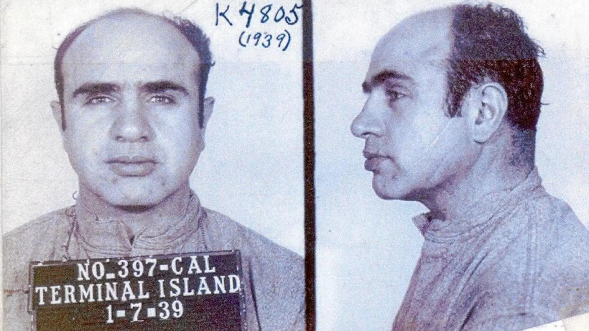 Imagen de una de las fichas policiales del mafioso que dominó Chicago en las décadas de los veinte y los treinta