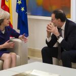 Imagen del último encuentro que mantuvieron el presidente del Gobierno, Mariano Rajoy, y su homóloga británica, Theresa May, en La Moncloa