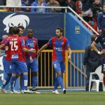 Los jugadores del Levante celebran el gol marcado al Atlético de Madrid