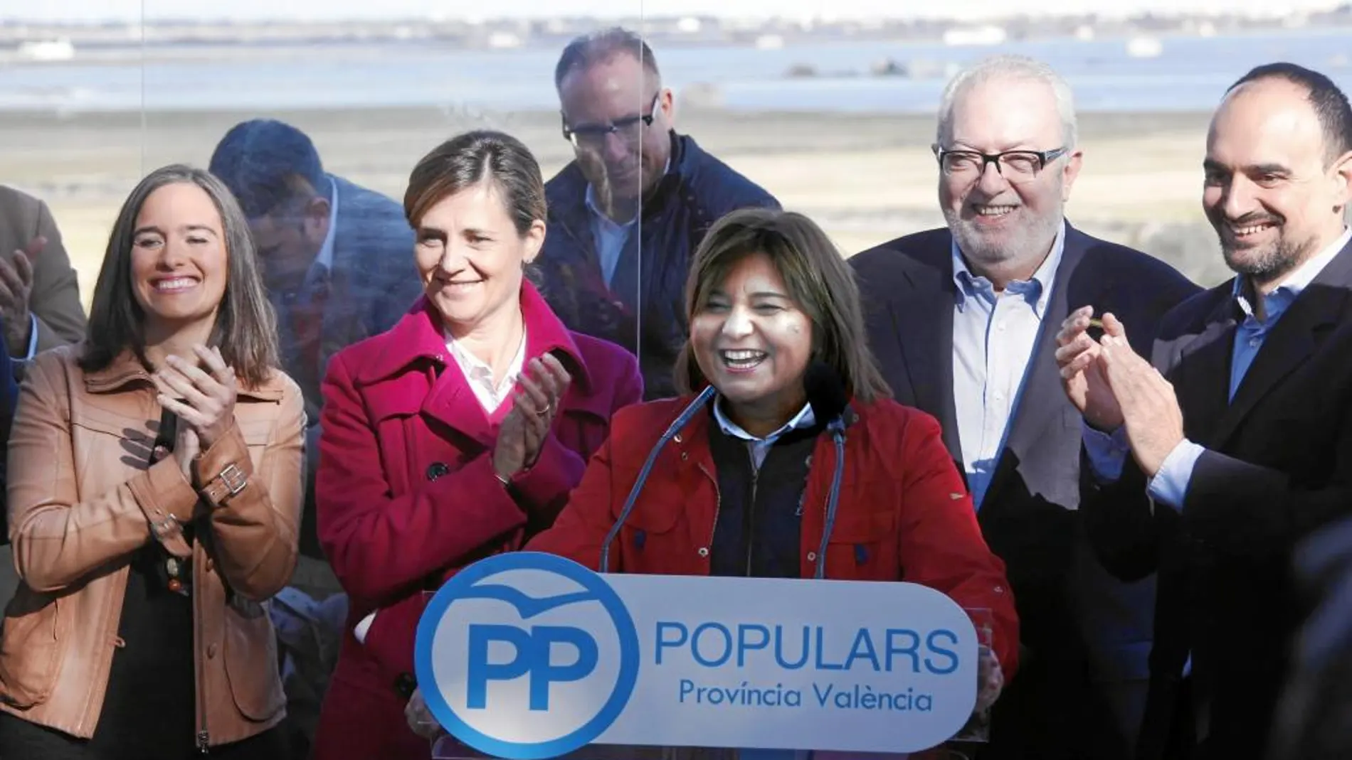 Bonig presentó ayer la candidatura «popular» en La Muntanyeta dels Sants de la Pedra, de Sueca