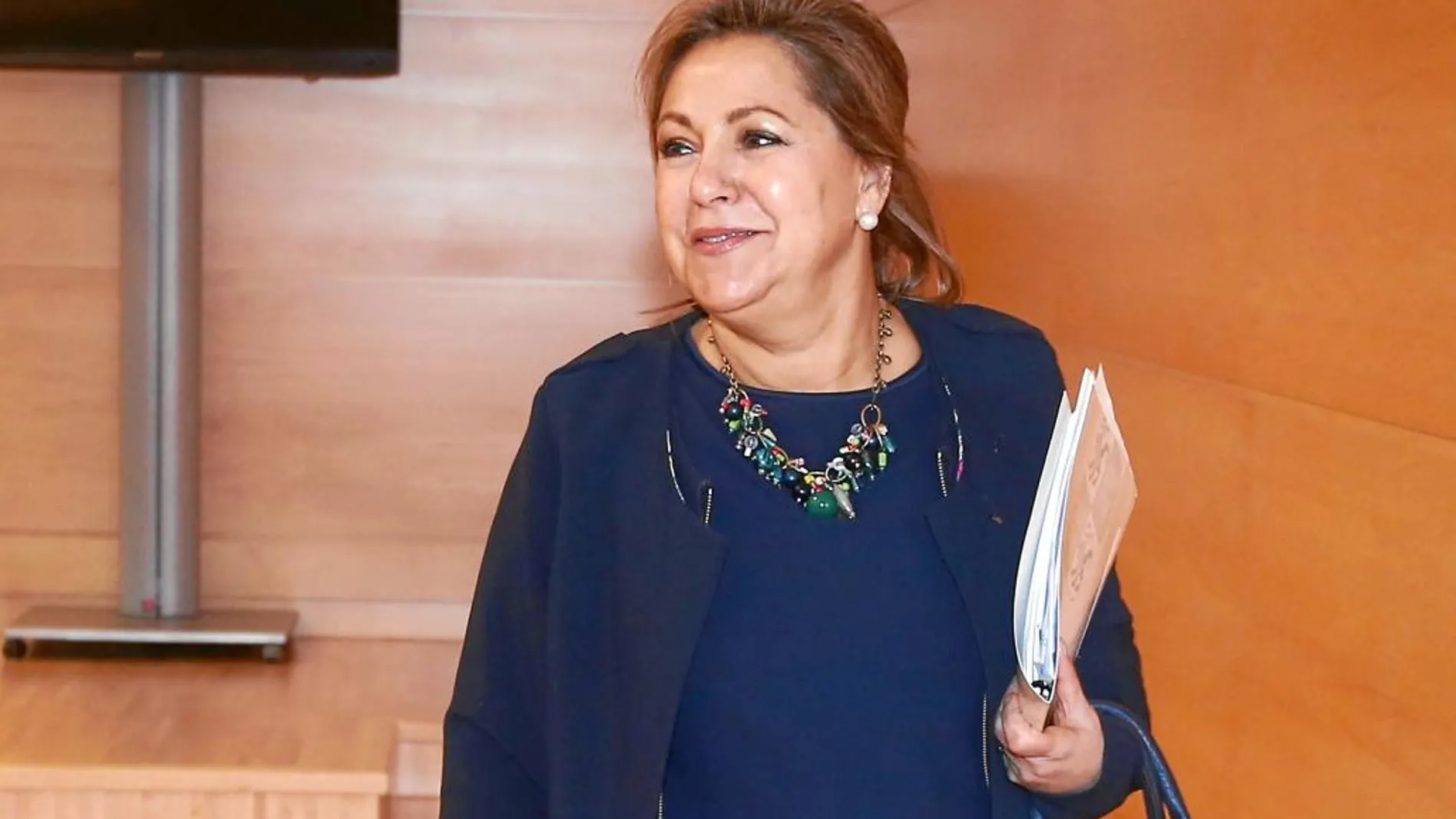 La vicepresidenta, Rosa Valdeón, tras explicar los acuerdos aprobados en el Consejo de Gobierno