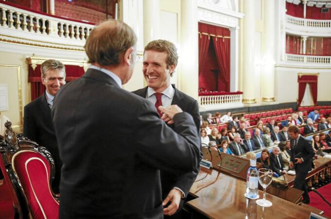 Pablo Casado junto a Pío García Escudero e Ignacio Cosidó en el Senado / Foto: Javier Fdez. Largo