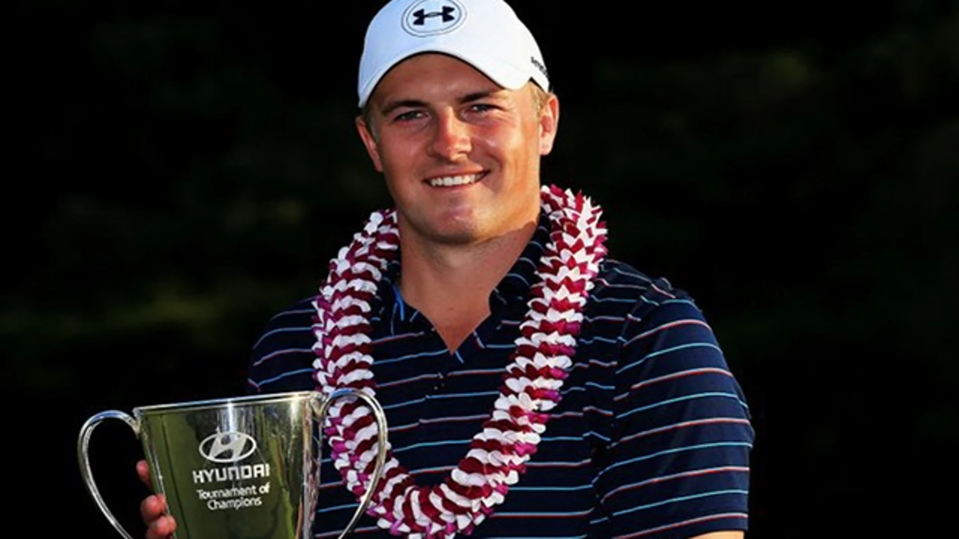 Jordan Spieth, con el trofeo en Kapalua