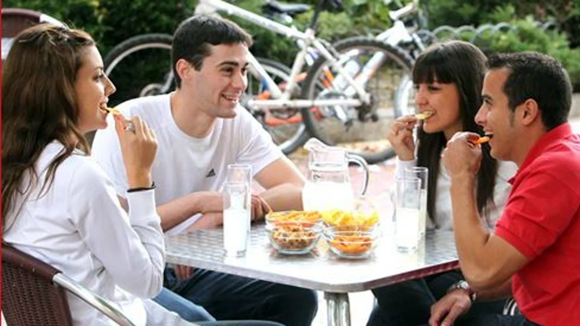 Aperitivos y patatas fritas más saludables: un 5% menos de sal
