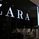 Vista del interior de una tienda de la cadena española Zara en la Quinta Avenida en Nueva York (EEUU)