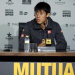 El tenista japonés Kei Nishikori, durante la rueda de prensa en la que ha anunciado hoy su decisión de retirarse del torneo.
