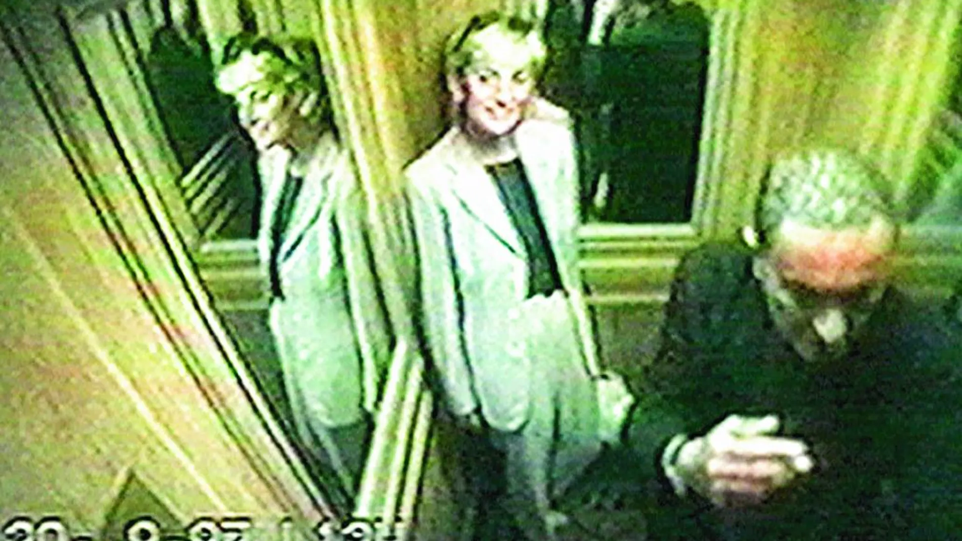 Parada en el Ritz. La princesa y su amante se refugiaron de los paparazzi en el hotel parisino antes del accidente