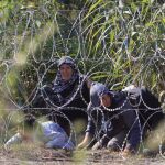 Miles de personas buscan entrar en la Unión Europea a través de Hungría.