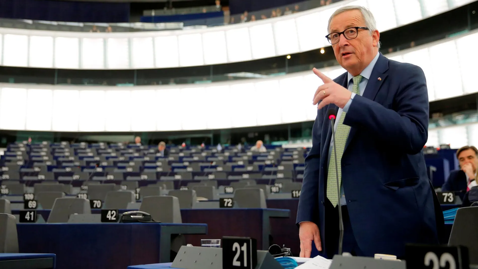 El presidente de la Comisión Europea, Jean-Claude Juncker, hoy durante su discurso en el pleno de la Eurocámara
