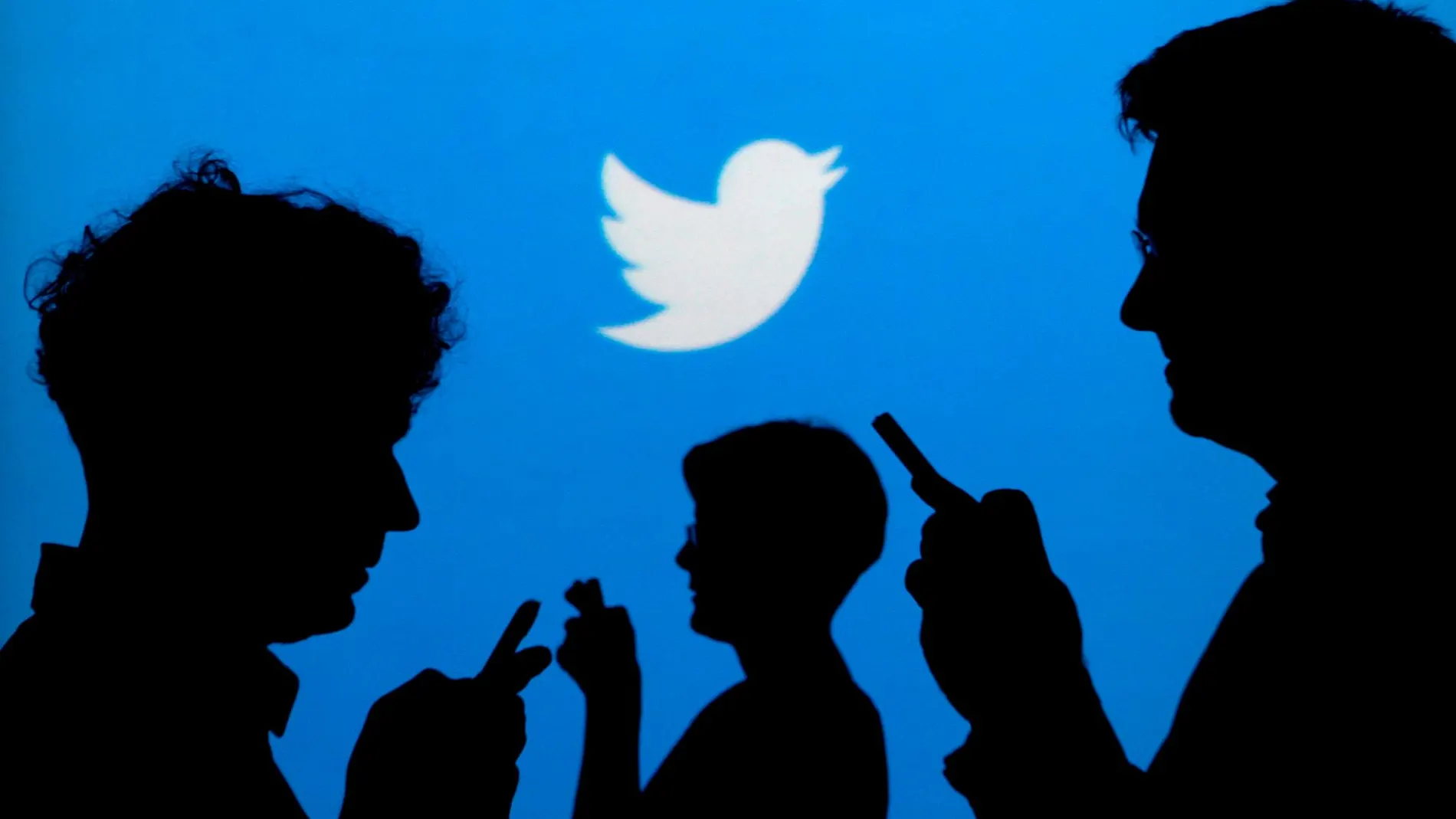 Twitter Support se ha visto obligada a publicar un tuit en el pide a sus usuarios no cambiar su fecha de cumpleaños a 2007
