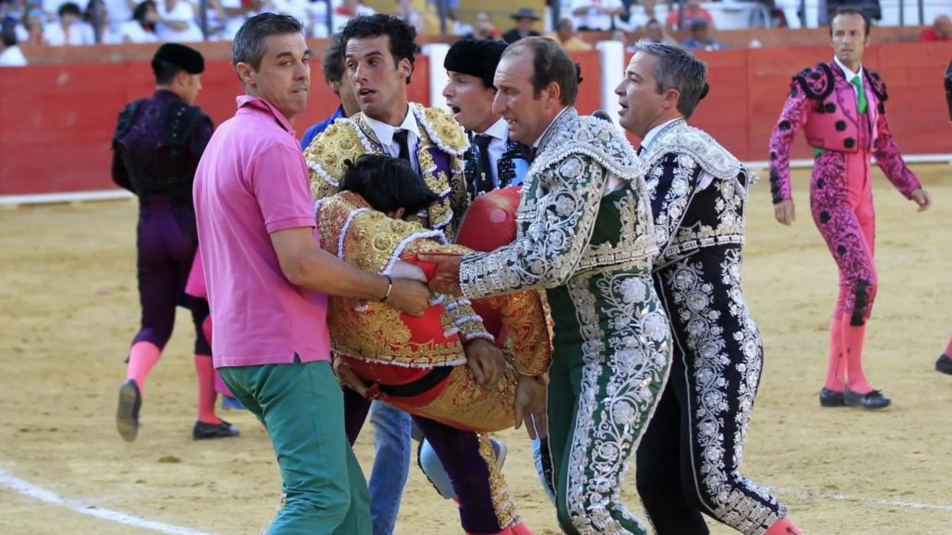 El torero segoviano de 29 años Víctor Barrio falleció ayer en la plaza de toros de Teruel.