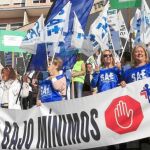 Concentración de empleados de la Sanidad andaluza se concentraron ayer a las puertas del Virgen del Rocío de Sevilla