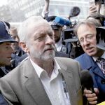 El líder del Partido Laborista, Jeremy Corbyn, a su llegada a la reunión del Comité Ejecutivo Nacional celebrada ayer en Londres