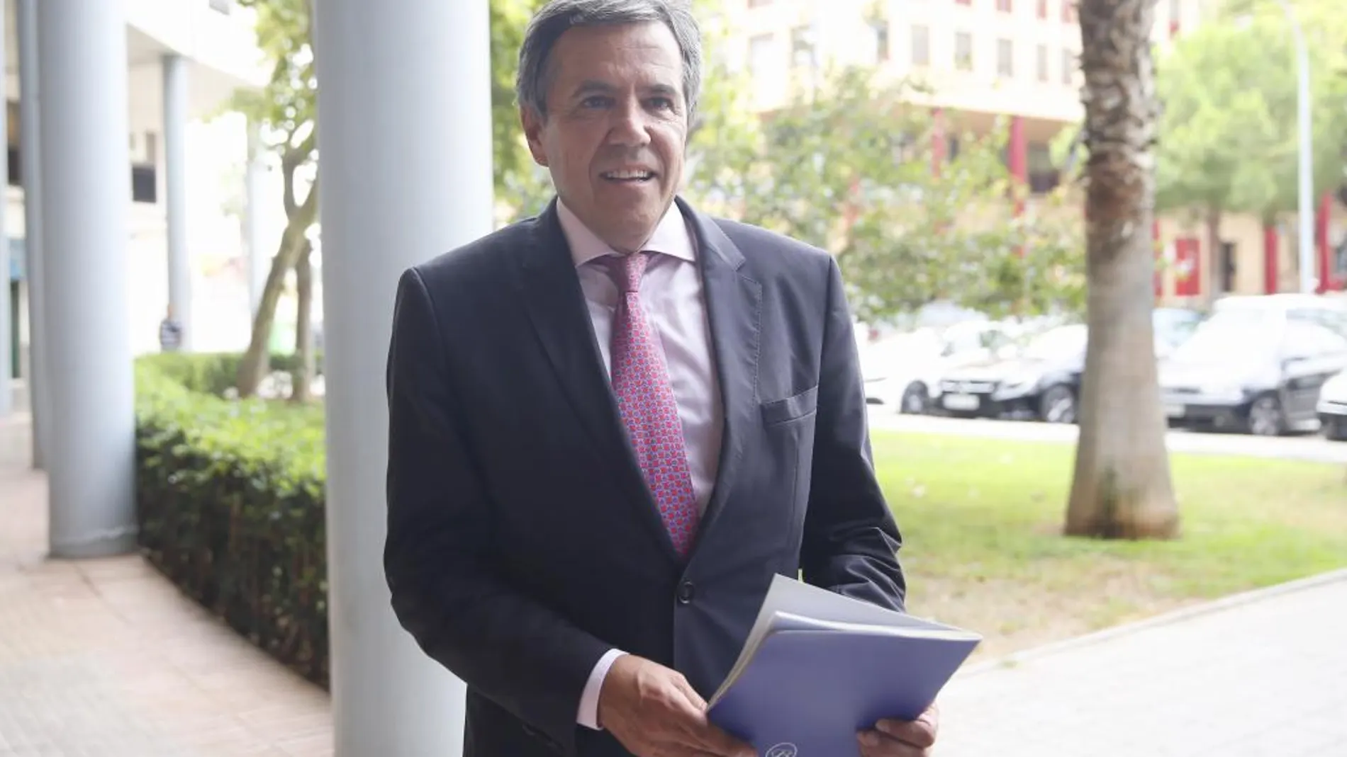 Fernando Osuna, el abogado que representa a Javier Sánchez, posible hijo de Julio Iglesias