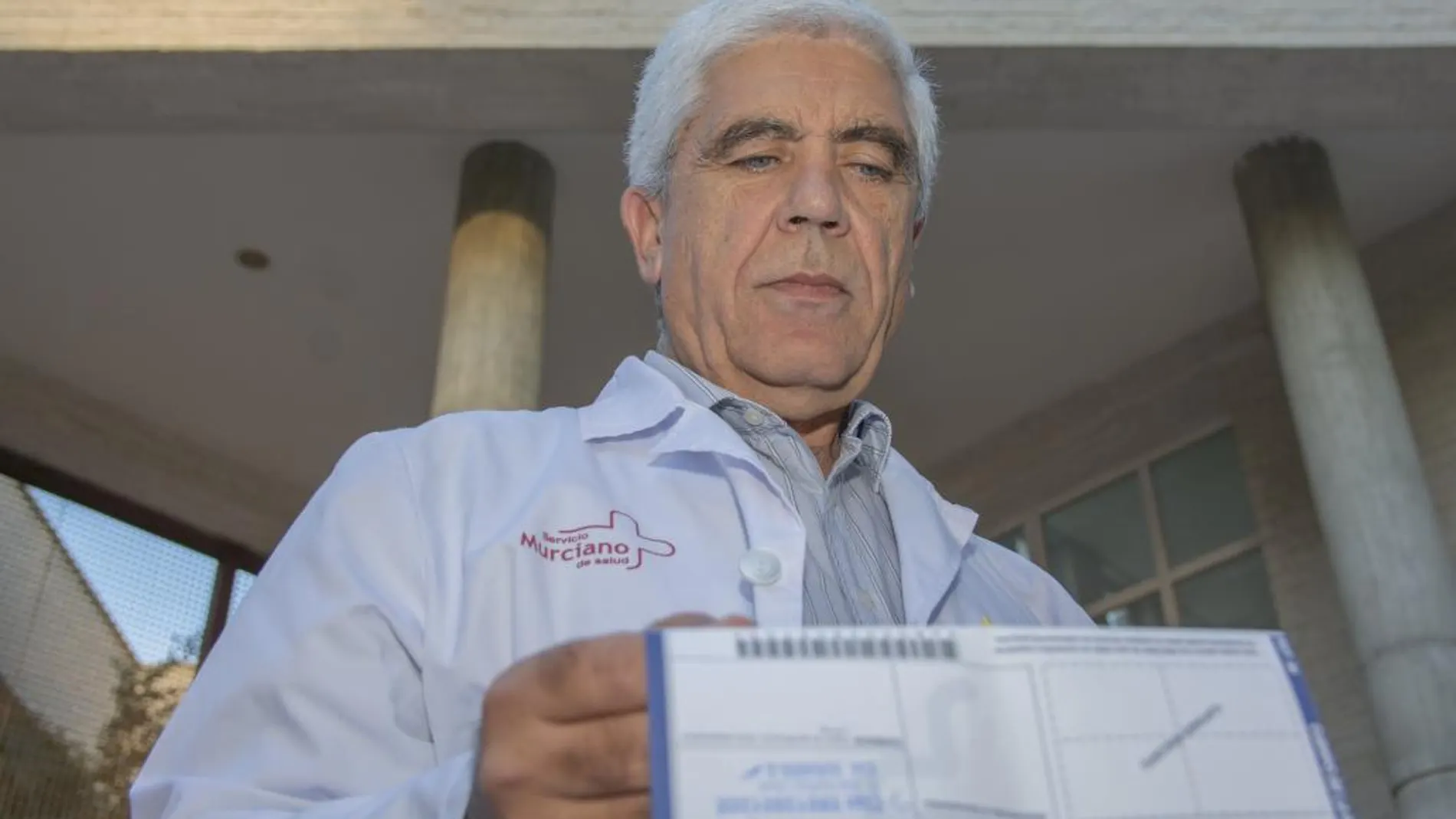 Doctor José Martínez López, médico de familia del Centro de Salud Molina de Segura, Murcia