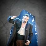 Carmelo Gómez interpreta al alcade que da nombre a la obra junto a Nuria Gallardo como Isabel y Jesús Noguero como el capitán Don Álvaro de Ataide