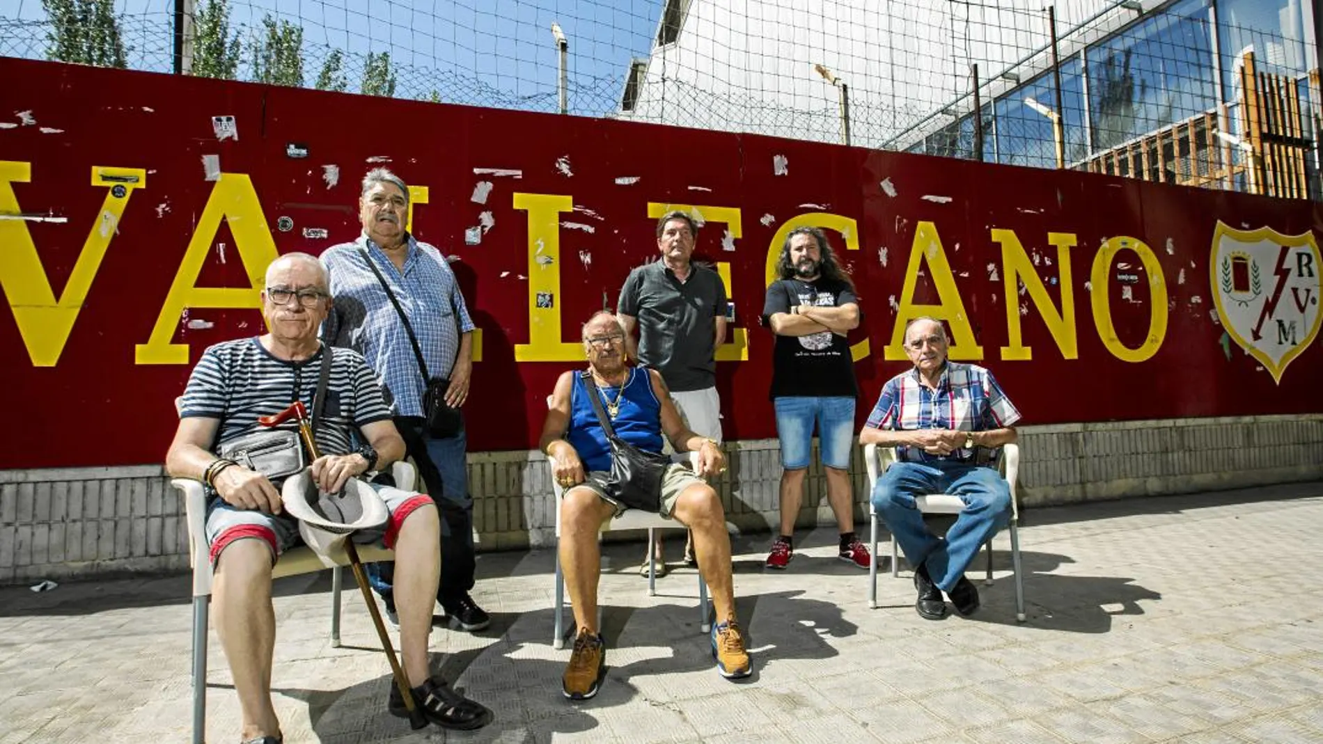 Sentados, de izq. a dcha. Pedro Catalán, Carmelo Domingo y Paco Peco. De pie, Lorenzo Torrico, Miguel Ángel Puerta, Javier López