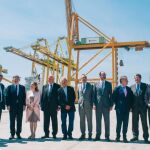 La ministra Ana Pastor, en el centro, junto a las autoridades y los directivos de Noatum