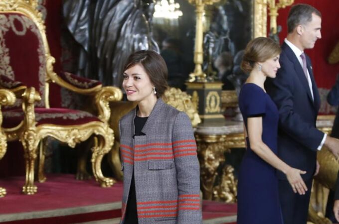Eva Fernández, tras saludar a los Reyes durante una recepción en el Palacio Real