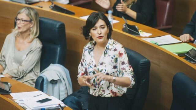 Ni la consellera de Sanidad, Carmen Montón, ni la de Justicia, Gabriela Bravo estarán en la próxima sesión de Les Corts. Climent, Marzà y Puig se suman a las ausencias y no darán cuentas hasta febrero