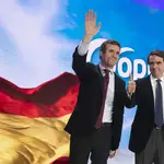 Pablo Casado y José María Aznar hoy durante la convención del PP. Foto: David Mudarra