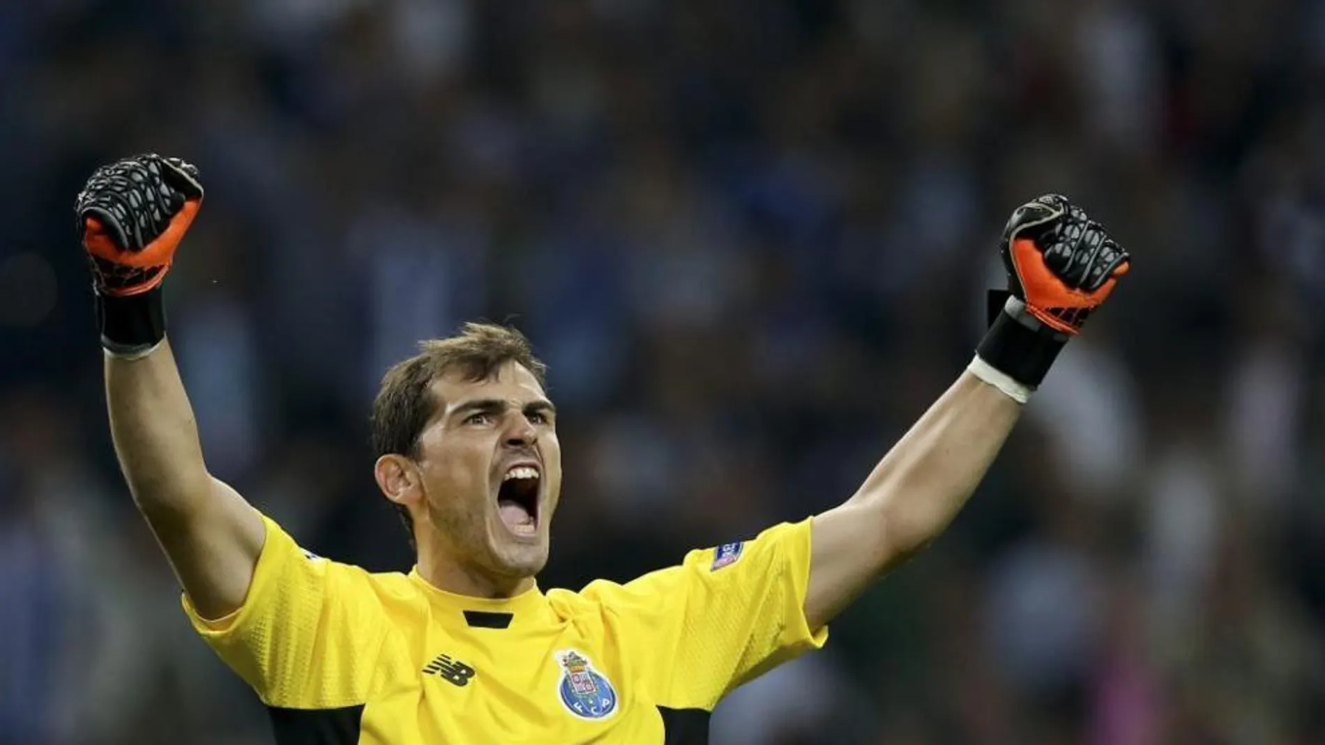 Iker Casillas, durante un partido con el Oporto / Efe