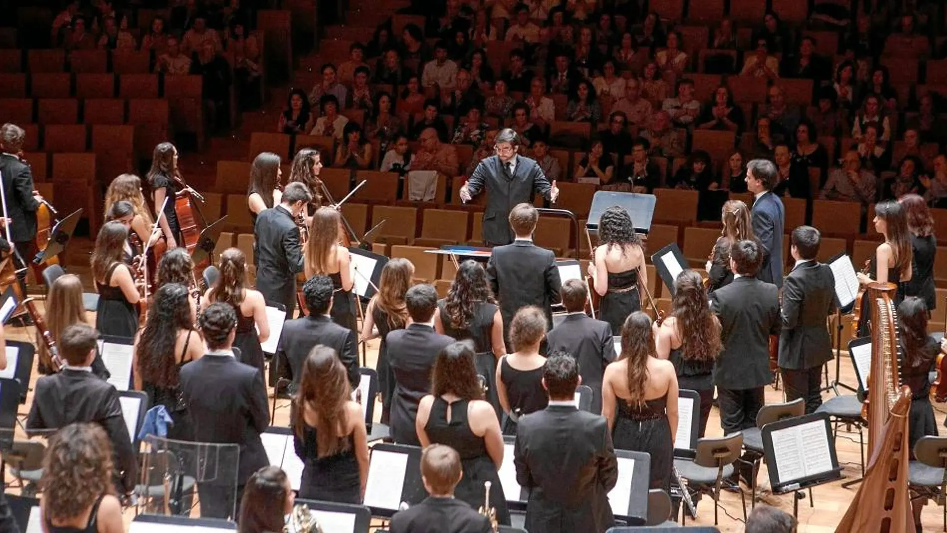 Concierto de la Joven Orquesta de Valladolid (JOSVa) dirigido por Ernesto Monsalve