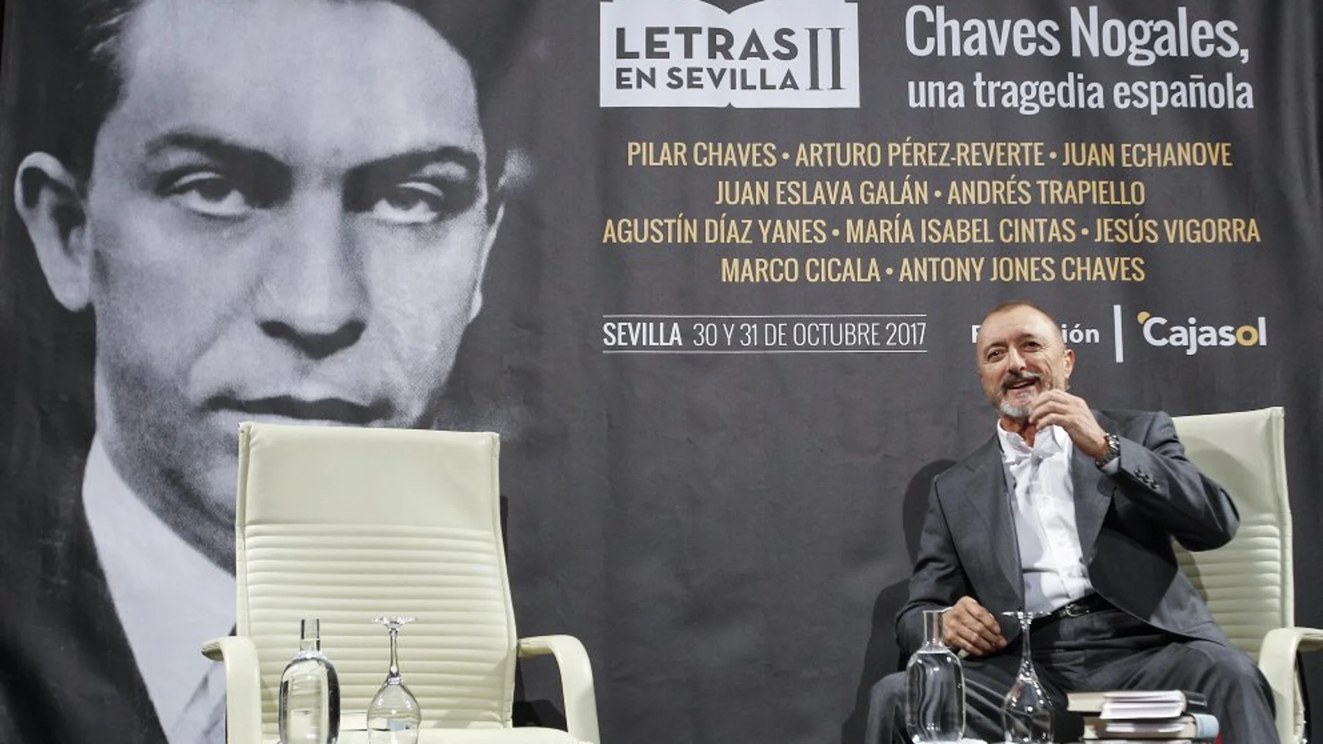 Arturo Pérez-Reverte, ayer, durante su intervención