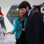 El presidente Fernando López Miras, ayer en una visita a la Hermandad Farmacéutica del Mediterráneo (Hefame)